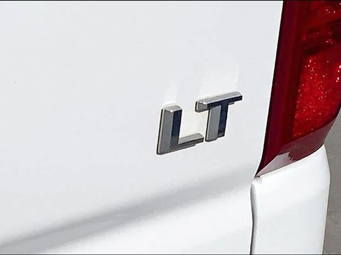 Used 2022 Chevrolet Silverado 1500 LT image 10