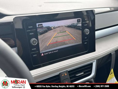 Used 2026 Volkswagen Taos SE FWD image 19