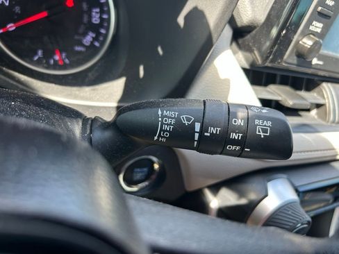 Used 2020 Toyota RAV4 XLE w/ Convenience Package FWD image 22