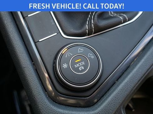 Certified 2023 Volkswagen Tiguan SE image 33