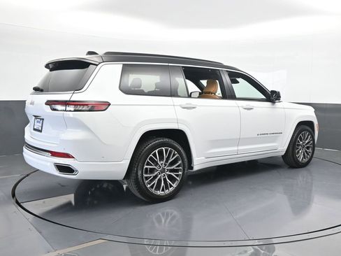 Used 2025 Jeep Grand Cherokee L Summit AWD/4WD image 6
