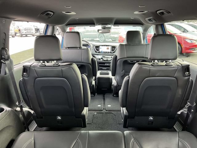 New 2026 Chrysler Pacifica Select w/ S Appearance Package FWD image 7