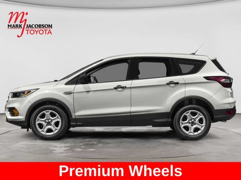 Used 2017 Ford Escape SE FWD image 4