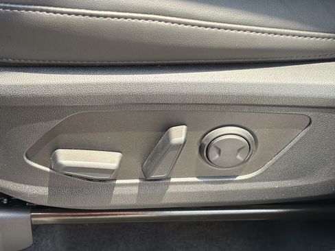 Used 2025 Kia Sorento S FWD image 16