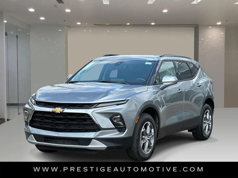 Used 2024 Chevrolet Blazer LT w/ Convenience Package FWD image 1