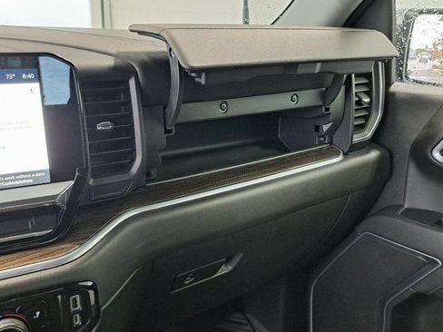 Used 2022 Chevrolet Silverado 1500 LT AWD/4WD image 16