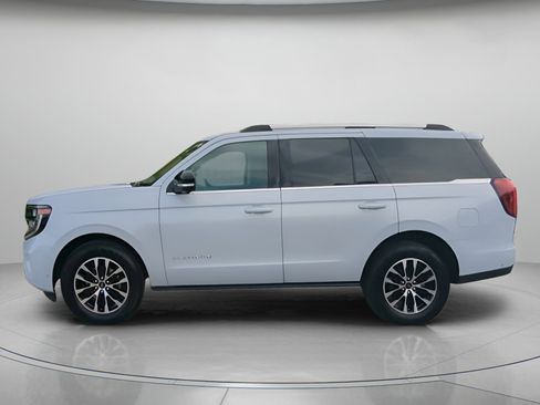 Certified 2025 Ford Expedition Platinum AWD/4WD image 16