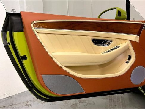 Used 2024 Bentley Continental GT image 19