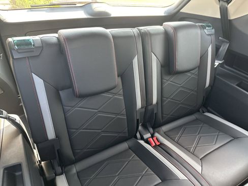 New 2026 Volkswagen Atlas Peak Edition image 39