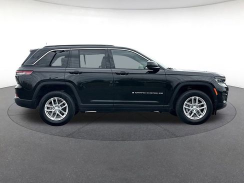Certified 2025 Jeep Grand Cherokee Laredo X w/ Trailer Tow Package AWD/4WD image 7