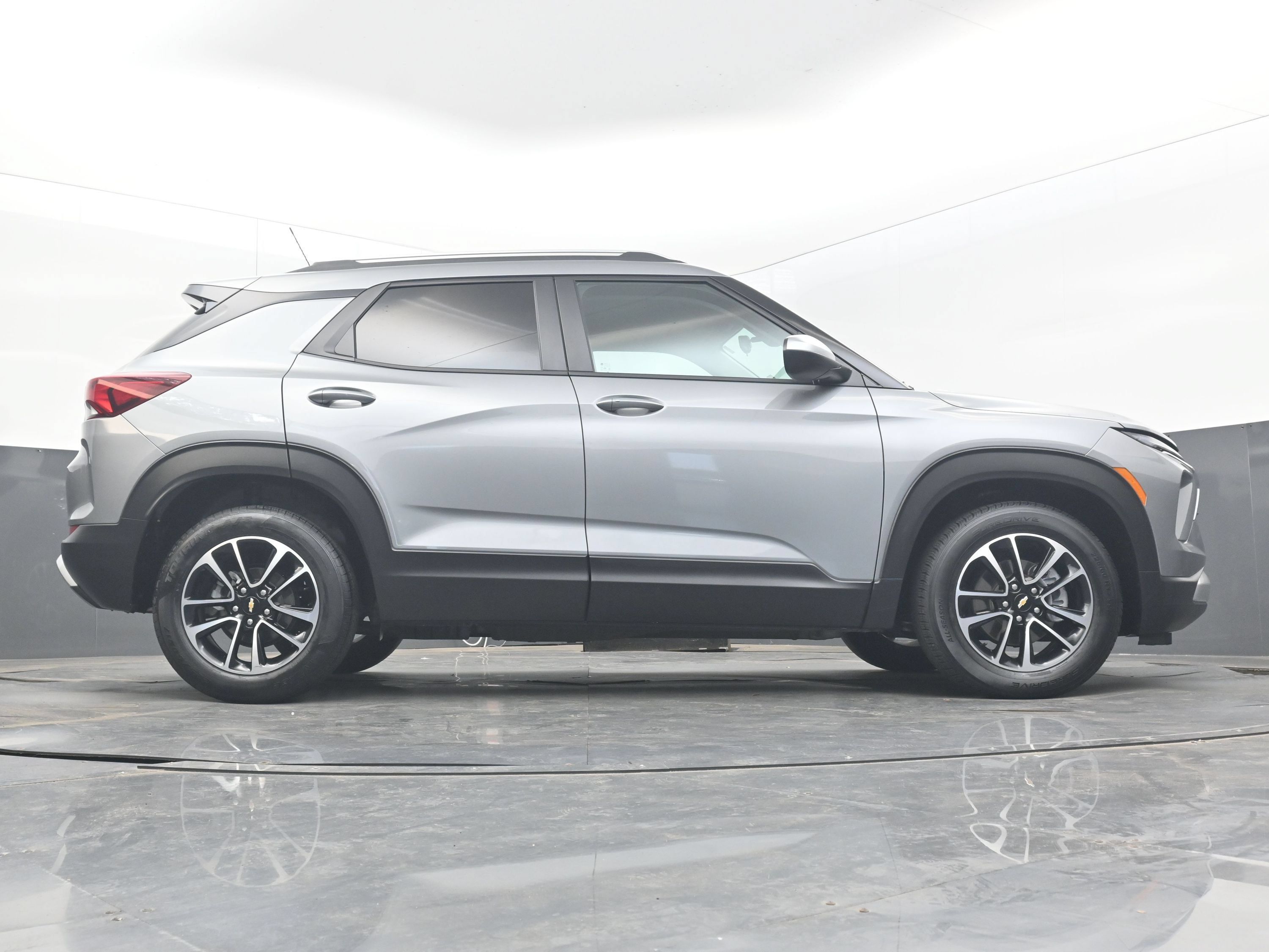 Used 2025 Chevrolet TrailBlazer LT FWD image 31