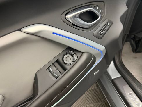 Used 2023 Chevrolet Camaro LT RWD image 13