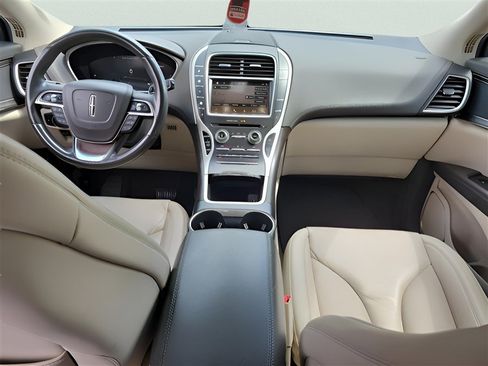 Used 2019 Lincoln Nautilus Select AWD/4WD image 13