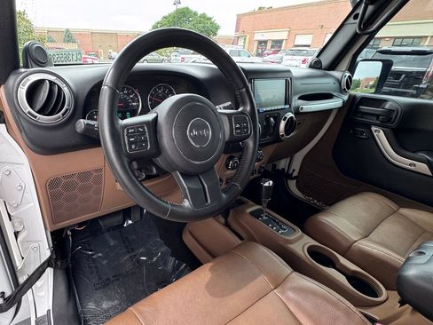 Used 2012 Jeep Wrangler Unlimited Sahara w/ Connectivity Group AWD/4WD image 21