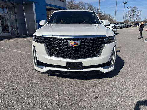 Used 2022 Cadillac Escalade Premium Luxury w/ Performance Package image 4