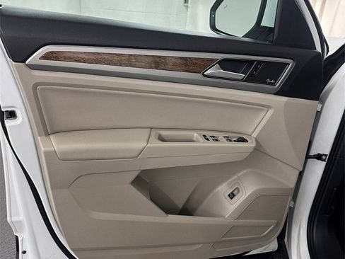 Used 2019 Volkswagen Atlas SEL Premium image 9