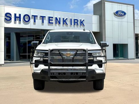 Used 2024 Chevrolet Silverado 1500 LT AWD/4WD image 2