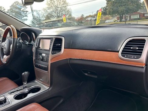 Used 2013 Jeep Grand Cherokee Overland image 31