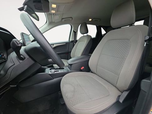 Used 2021 Ford Escape SE image 9
