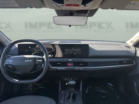 Used 2025 Kia K4 EX image 11