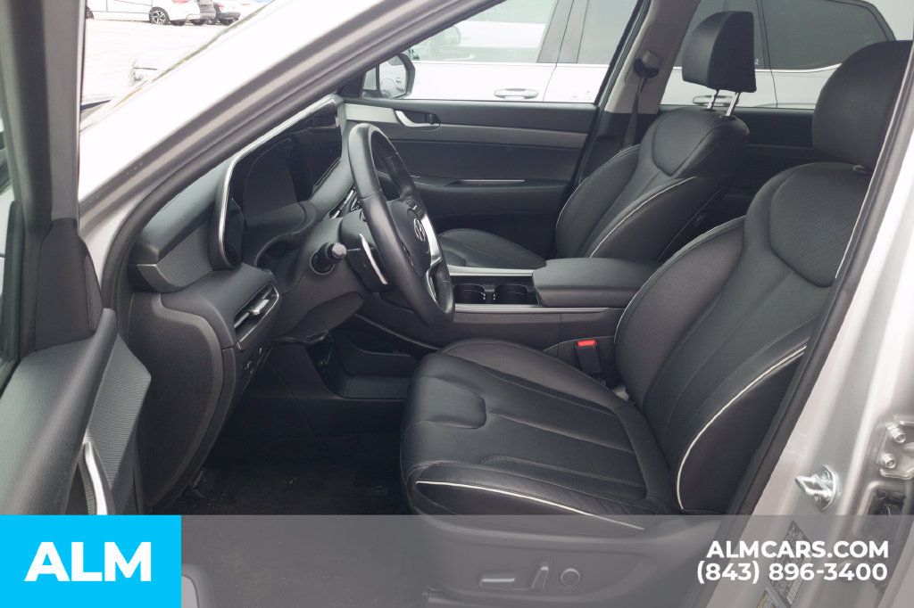 Certified 2025 Hyundai Palisade SEL FWD image 6