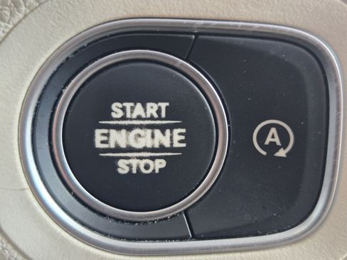 Used 2021 Mercedes-Benz GLE 350 4MATIC image 16