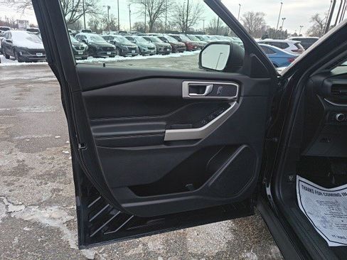 Used 2022 Ford Explorer XLT image 10
