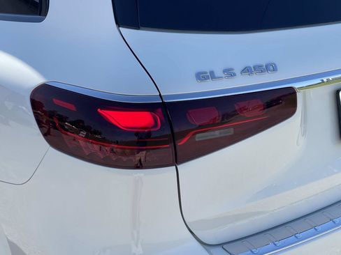 Used 2024 Mercedes-Benz GLS 450 4MATIC image 10