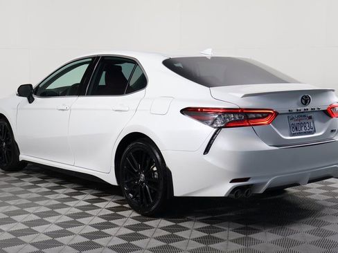 Used 2021 Toyota Camry XSE image 6