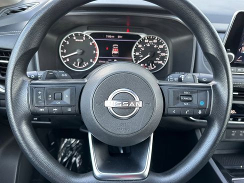 Used 2024 Nissan Rogue SV image 26