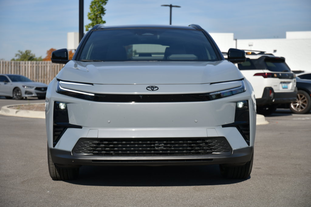 Used 2026 Toyota C-HR AWD/4WD image 3