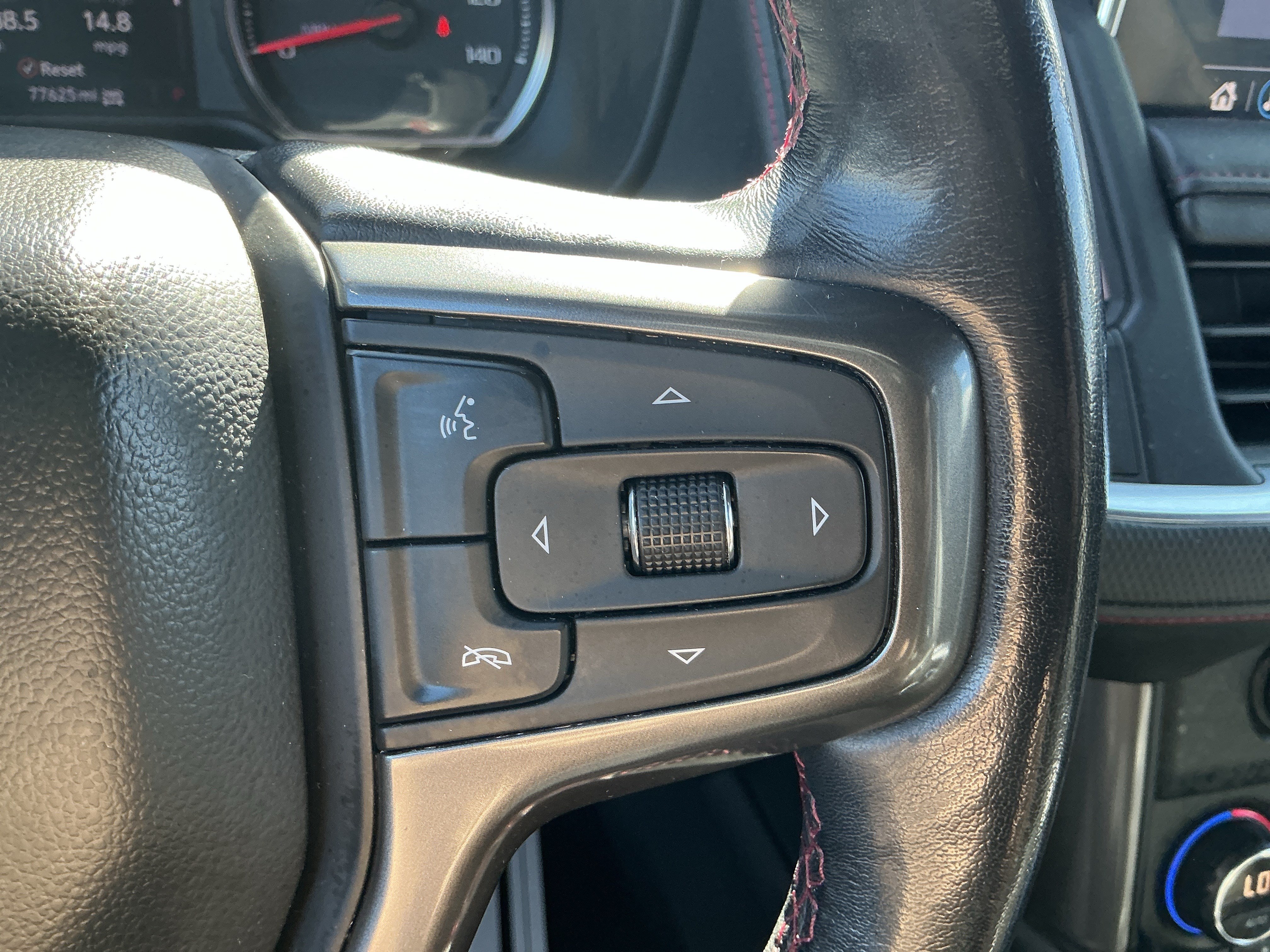 Used 2021 Chevrolet Tahoe RST w/ Luxury Package AWD/4WD image 18