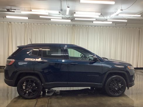 New 2026 Jeep Compass Latitude AWD/4WD image 4
