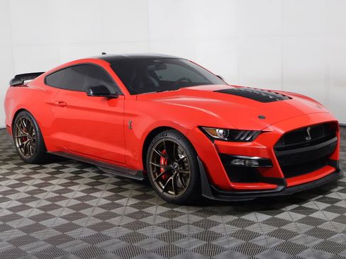 Used 2021 Ford Mustang Shelby GT500 w/ Technology Package RWD image 2