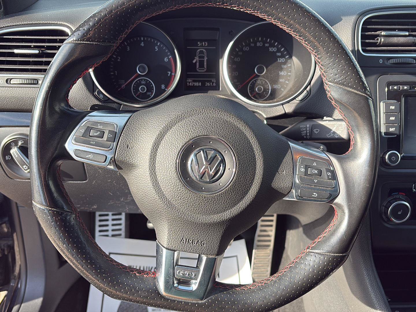 Used 2011 Volkswagen Golf 4-Door FWD image 12