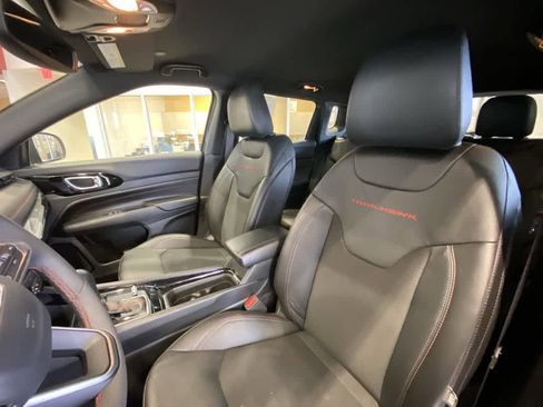 Used 2023 Jeep Compass Trailhawk image 14