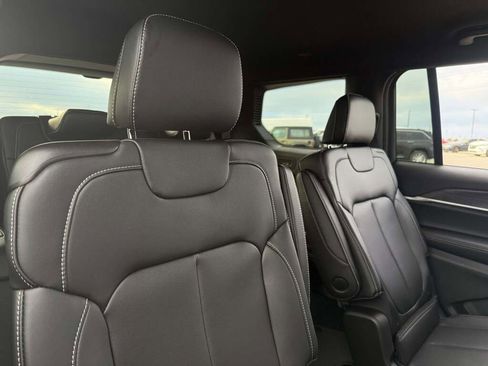 New 2025 Jeep Grand Cherokee L Limited image 23