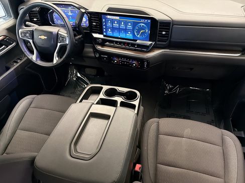 Used 2025 Chevrolet Silverado 1500 LT RWD image 12