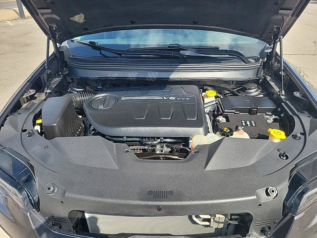 Used 2019 Jeep Cherokee Limited AWD/4WD image 9