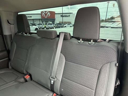 Used 2022 Chevrolet Silverado 1500 LT AWD/4WD image 29