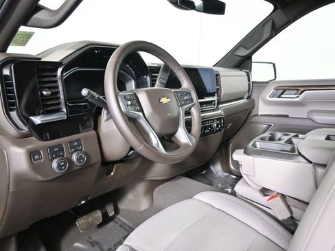 Used 2022 Chevrolet Silverado 1500 LT image 22
