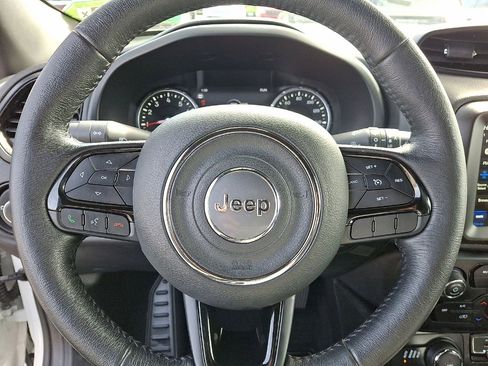 Certified 2022 Jeep Renegade Altitude w/ Convenience Group image 16