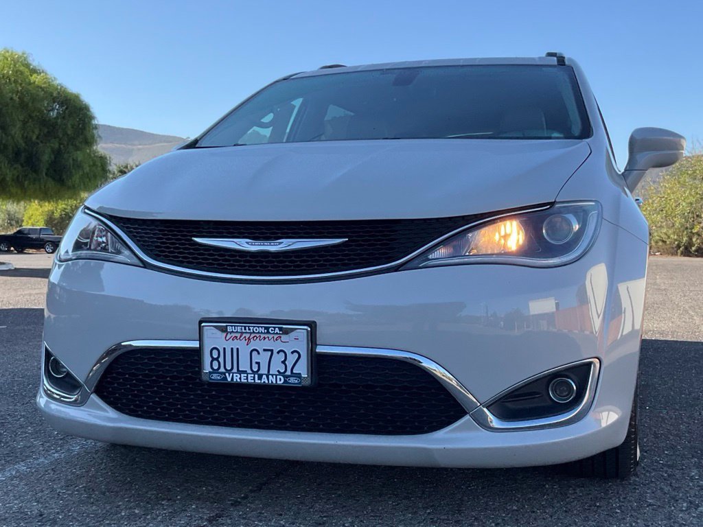 Used 2017 Chrysler Pacifica Touring-L Plus FWD image 45