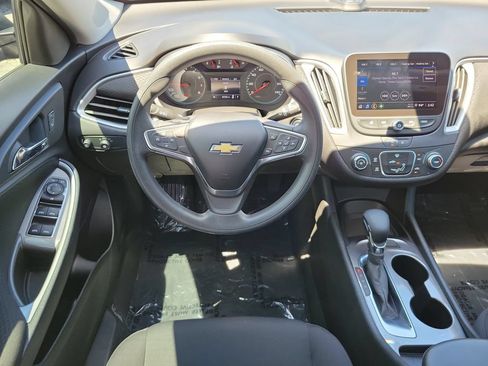 Used 2022 Chevrolet Malibu LS FWD image 11