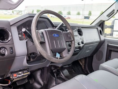 Used 2015 Ford F450 XL w/ Power Equipment Group image 9