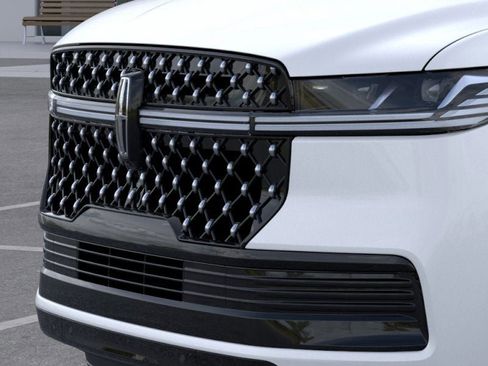 New 2025 Lincoln Navigator L Black Label image 17
