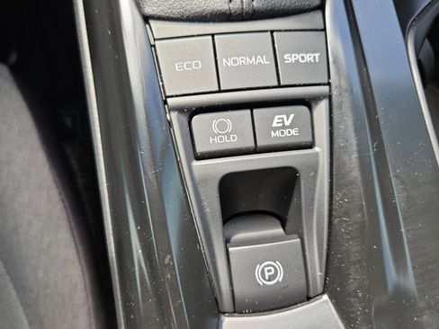 Certified 2025 Toyota Camry LE image 14