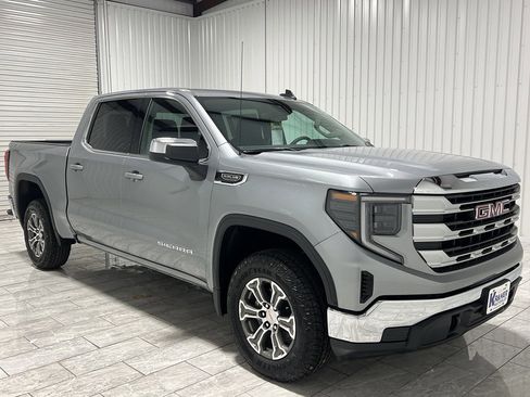 New 2026 GMC Sierra 1500 SLE image 7