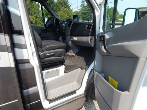 Used 2016 Mercedes-Benz Sprinter 3500 image 16
