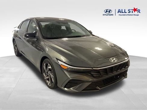 Used 2025 Hyundai Elantra Sport image 1